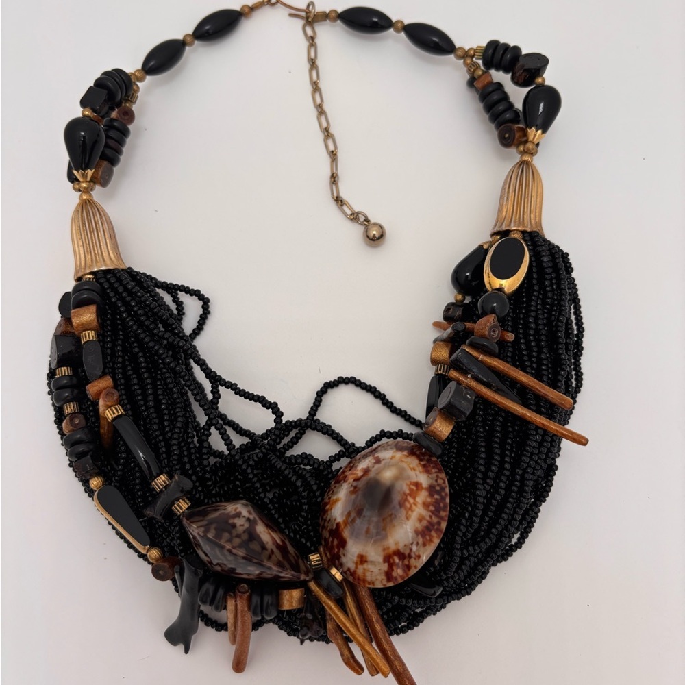 Stunning MONIES Style Statement Beaded Shell Necklace - Picture 6 of 13